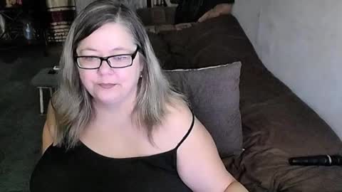 Snapshot of tviks chatting on February 18, 2026, 9:22 pm Lana online show from February 18, 2026, 9:22 pm