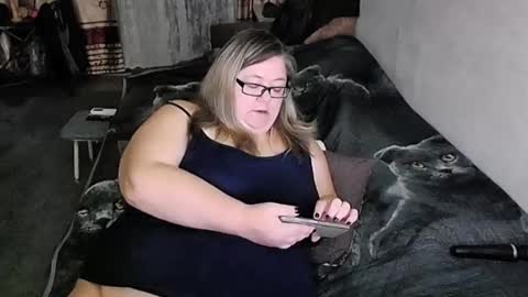 Snapshot of tviks chatting on February 22, 2026, 12:01 am Lana online show from February 22, 2026, 12:01 am