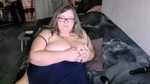 Snapshot of tviks chatting on February 25, 2026, 11:25 pm Lana online show from February 25, 2026, 11:25 pm