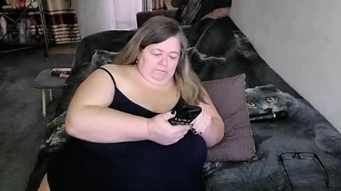 Snapshot of tviks chatting on April 17, 2026, 12:13 am Lana online show from April 17, 2026, 12:13 am