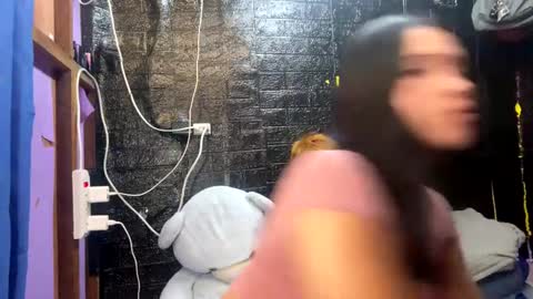 Snapshot of tweethearts_only chatting on December 3, 2025, 9:29 am tweethearts_only online show from December 3, 2025, 9:29 am