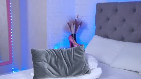 Snapshot of tweety_pie_ chatting on January 18, 2025, 5:10 am Hallie online show from January 18, 2025, 5:10 am