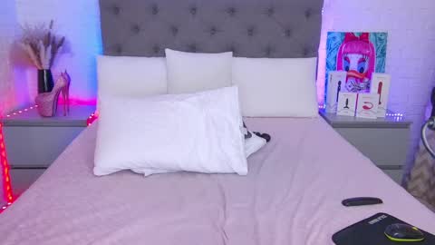 Snapshot of tweety_pie_ chatting on March 4, 2025, 7:51 am Hallie online show from March 4, 2025, 7:51 am