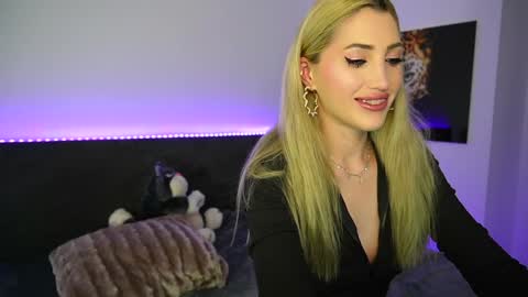 MayCarrey online show from December 24, 2024, 12:11 am