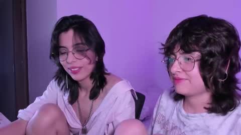 Eve  Lili online show from November 4, 2025, 11:48 pm