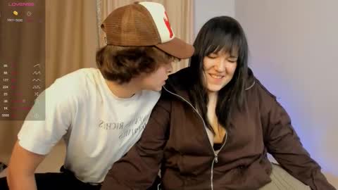 Snapshot of twinflux chatting on November 26, 2025, 8:43 pm twinflux online show from November 26, 2025, 8:43 pm