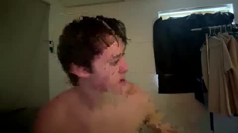 twinkboyboi69 online show from April 14, 2026, 3:18 pm