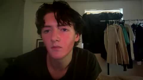 twinkboyboi69 online show from April 21, 2026, 11:29 pm