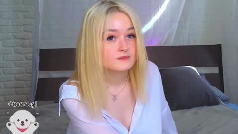 twinklefluff online show from March 7, 2025, 10:35 am