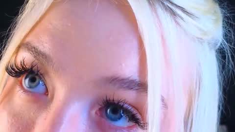 twinklefluff online show from March 10, 2025, 10:48 am