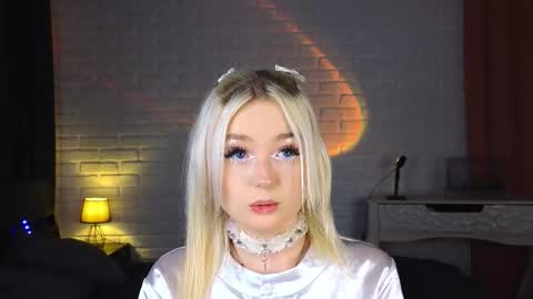 twinklefluff online show from September 14, 2025, 3:55 pm