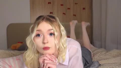 Snapshot of twinklefluff chatting on January 17, 2026, 4:22 pm twinklefluff online show from January 17, 2026, 4:22 pm