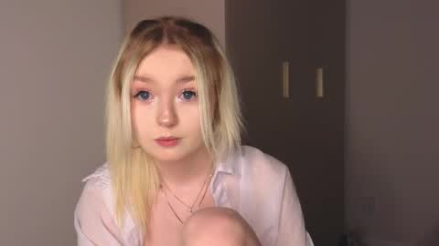 Snapshot of twinklefluff chatting on January 19, 2026, 4:33 pm twinklefluff online show from January 19, 2026, 4:33 pm