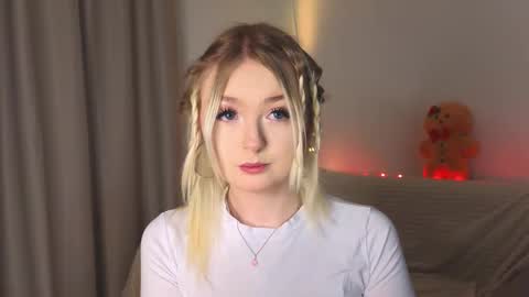 Snapshot of twinklefluff chatting on February 6, 2026, 4:10 pm twinklefluff online show from February 6, 2026, 4:10 pm