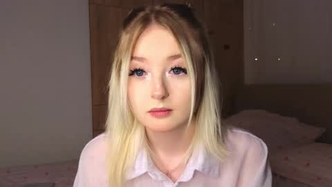 Snapshot of twinklefluff chatting on February 26, 2026, 4:28 pm twinklefluff online show from February 26, 2026, 4:28 pm