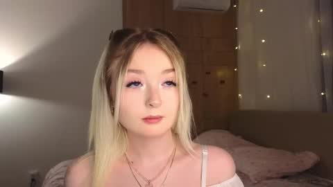 Snapshot of twinklefluff chatting on February 27, 2026, 4:40 pm twinklefluff online show from February 27, 2026, 4:40 pm