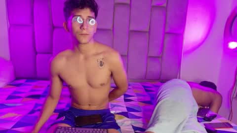 Snapshot of twinksecrets_ chatting on February 20, 2026, 10:05 am twinksecrets_ online show from February 20, 2026, 10:05 am