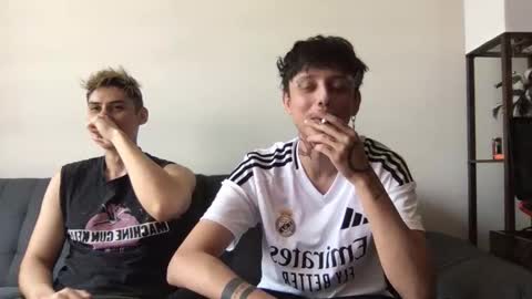 Derrick online show from November 18, 2025, 6:12 pm