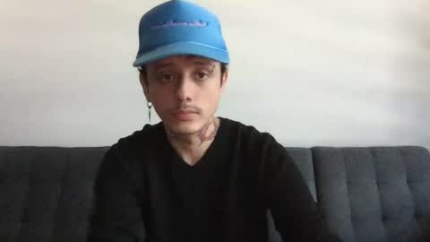 Derrick online show from April 5, 2026, 4:37 pm