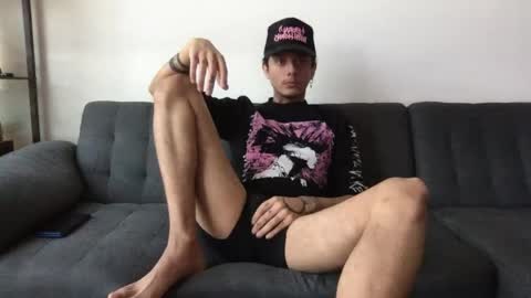 Derrick online show from April 29, 2026, 8:48 pm