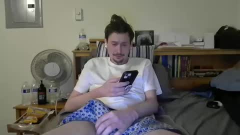 Snapshot of twinkymcgee1234 chatting on March 31, 2026, 6:25 am TwinkyMcgee online show from March 31, 2026, 6:25 am