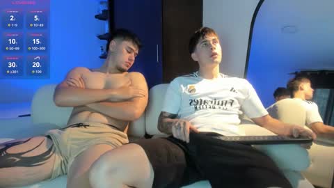 twintease online show from November 26, 2025, 11:33 am