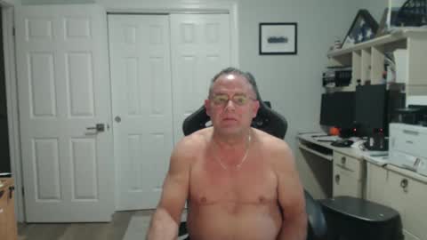 Twopeopleinlove online show from November 14, 2025, 11:20 am