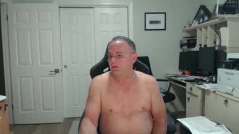 Twopeopleinlove online show from November 24, 2025, 10:37 am