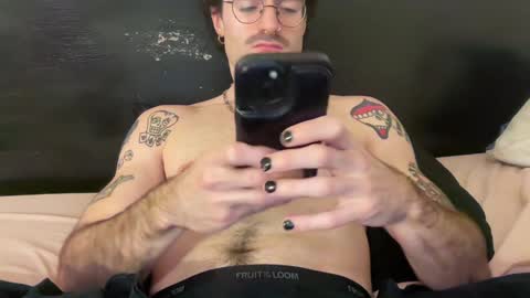 Snapshot of twunkymikey chatting on January 8, 2025, 2:25 am twunkymikey online show from January 8, 2025, 2:25 am