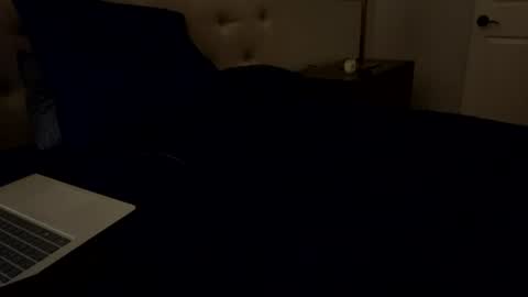 Snapshot of txguybi chatting on July 12, 2026, 7:10 am txguybi online show from July 12, 2026, 7:10 am