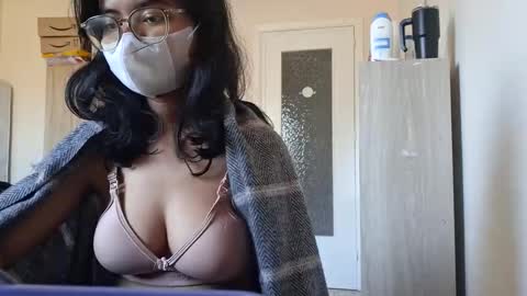 tyaca7748 online show from April 5, 2026, 1:52 pm