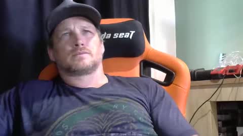 tyfinns69568194 online show from December 18, 2025, 2:50 am