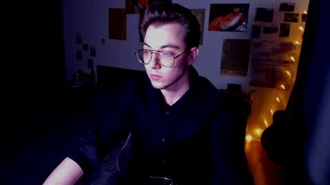 Snapshot of tyler_bergg chatting on May 10, 2026, 1:00 am tyler berg online show from May 10, 2026, 1:00 am
