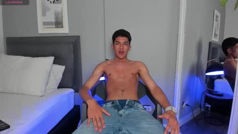 Snapshot of tyler_fox_ chatting on September 12, 2025, 9:59 pm Tyler Fox online show from September 12, 2025, 9:59 pm