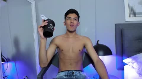 Snapshot of tyler_fox_ chatting on November 1, 2025, 8:11 pm Tyler Fox online show from November 1, 2025, 8:11 pm