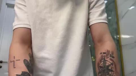 tyler_garrner online show from November 26, 2025, 5:36 pm