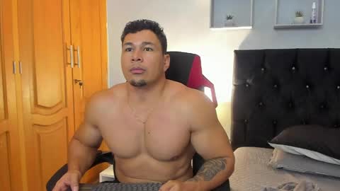tyler_hank1 online show from May 27, 2026, 7:22 pm