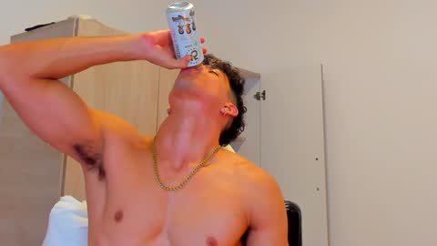 Snapshot of tyler_lautners chatting on December 17, 2024, 6:56 am online show from December 17, 2024, 6:56 am