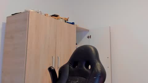 Snapshot of tyler_lautners chatting on December 22, 2024, 2:49 pm online show from December 22, 2024, 2:49 pm