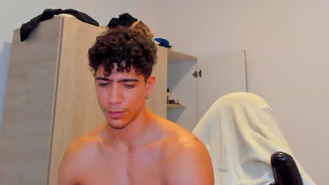 Snapshot of tyler_lautners chatting on December 23, 2024, 7:49 am online show from December 23, 2024, 7:49 am