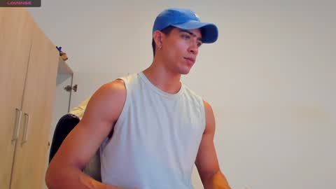 Snapshot of tyler_lautners chatting on January 1, 2025, 10:56 pm online show from January 1, 2025, 10:56 pm