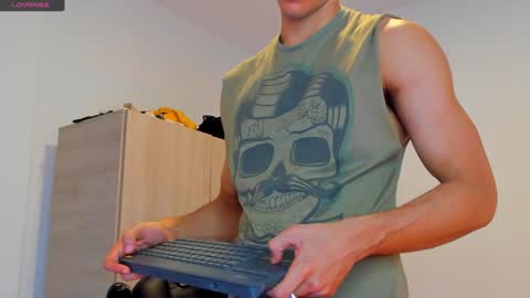 Snapshot of tyler_lautners chatting on January 11, 2025, 3:23 am online show from January 11, 2025, 3:23 am