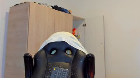 Snapshot of tyler_lautners chatting on January 15, 2025, 9:02 am online show from January 15, 2025, 9:02 am