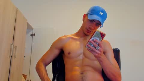 Snapshot of tyler_lautners chatting on January 22, 2025, 5:38 pm online show from January 22, 2025, 5:38 pm