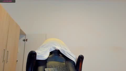 Snapshot of tyler_lautners chatting on January 25, 2025, 12:48 am online show from January 25, 2025, 12:48 am