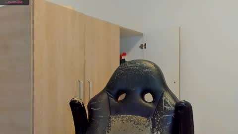 Snapshot of tyler_lautners chatting on September 10, 2025, 7:30 am online show from September 10, 2025, 7:30 am