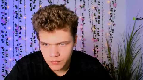 Snapshot of tyler_sparks_ chatting on September 17, 2025, 5:42 am tyler_sparks_ online show from September 17, 2025, 5:42 am