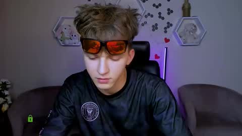 Snapshot of tyler_sparks_ chatting on September 18, 2025, 7:38 pm tyler_sparks_ online show from September 18, 2025, 7:38 pm