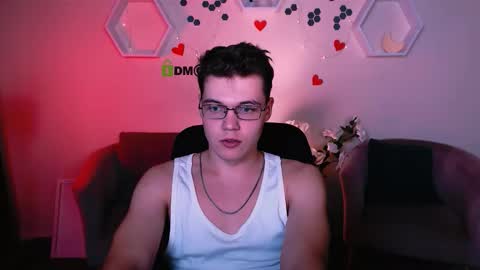 Snapshot of tyler_sparks_ chatting on October 7, 2025, 7:33 pm tyler_sparks_ online show from October 7, 2025, 7:33 pm