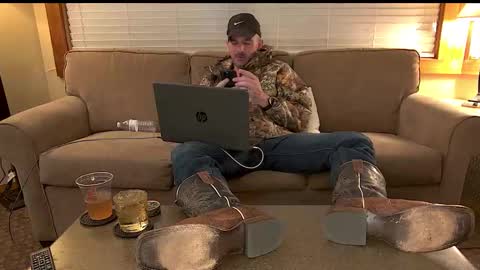 TylerLogan813 online show from September 10, 2025, 4:01 am